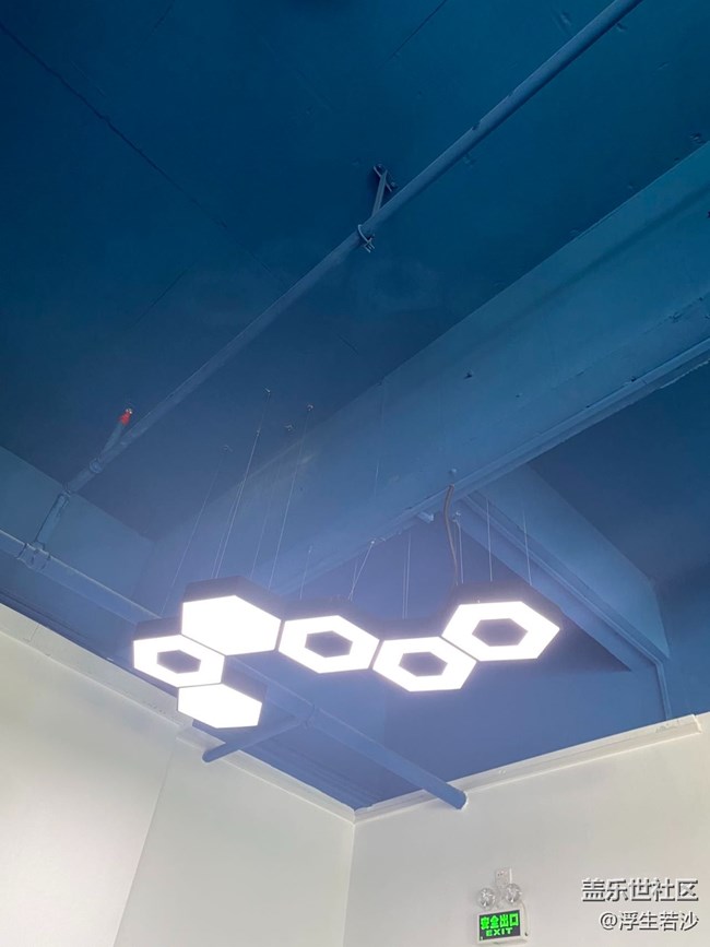 被iphone13的鬼影勸退，準(zhǔn)備奔回s21+。