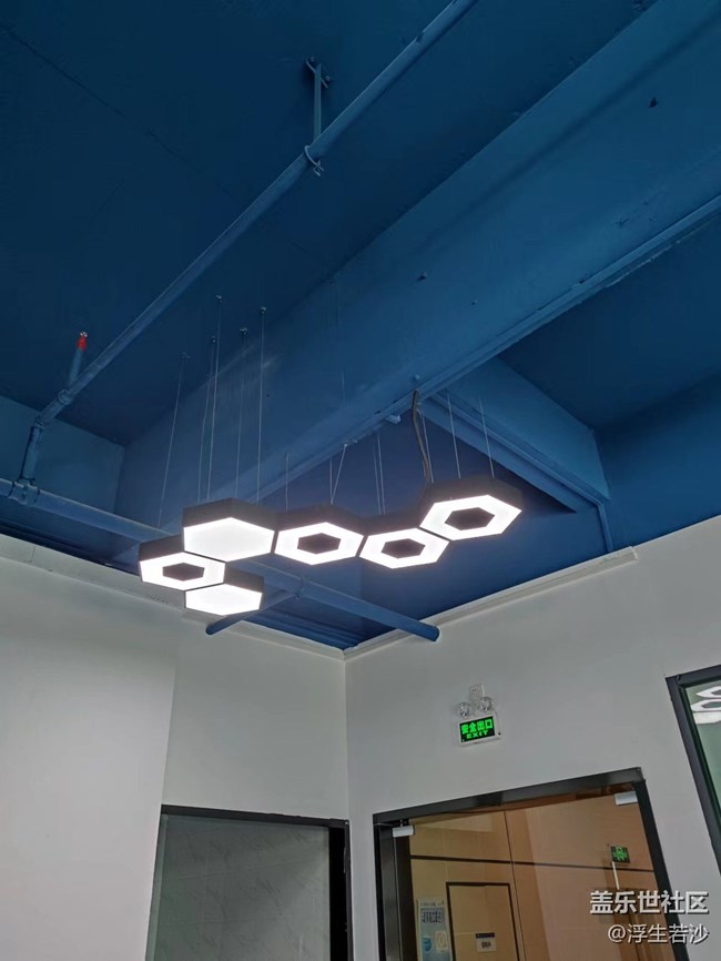 被iphone13的鬼影勸退，準(zhǔn)備奔回s21+。