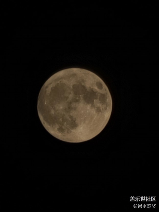 第一次用手機(jī)拍月亮，看看效果