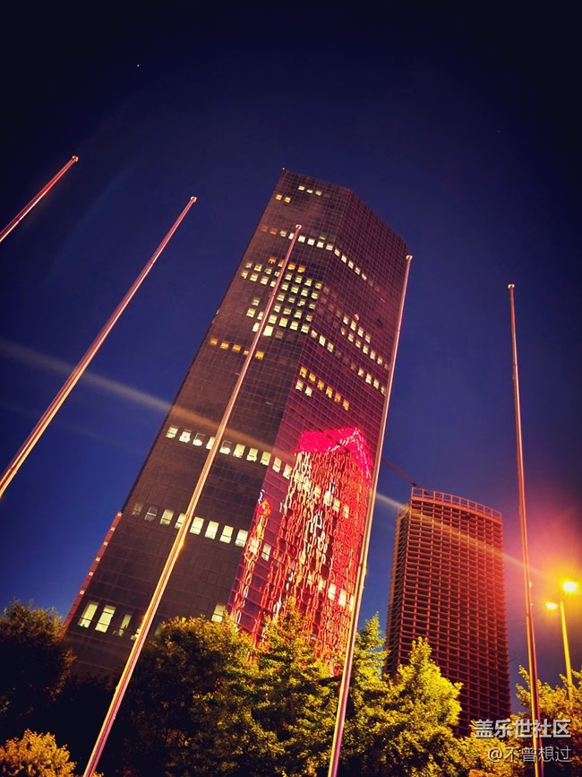 【霓虹燈下】沈陽科技館