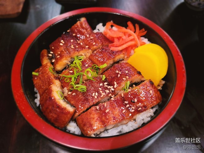 【霓虹燈下】一家日料店