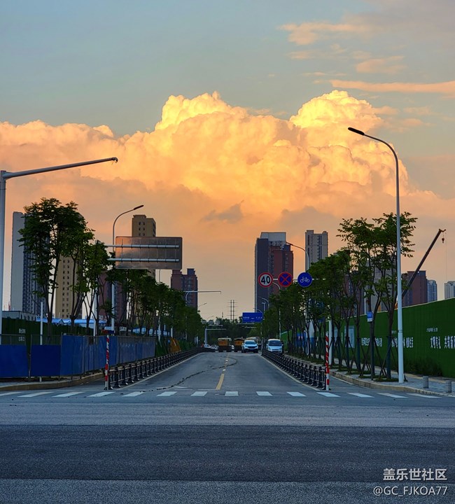 【灵动一夏】武汉的蓝天白云，彩霞映月，一切美如画