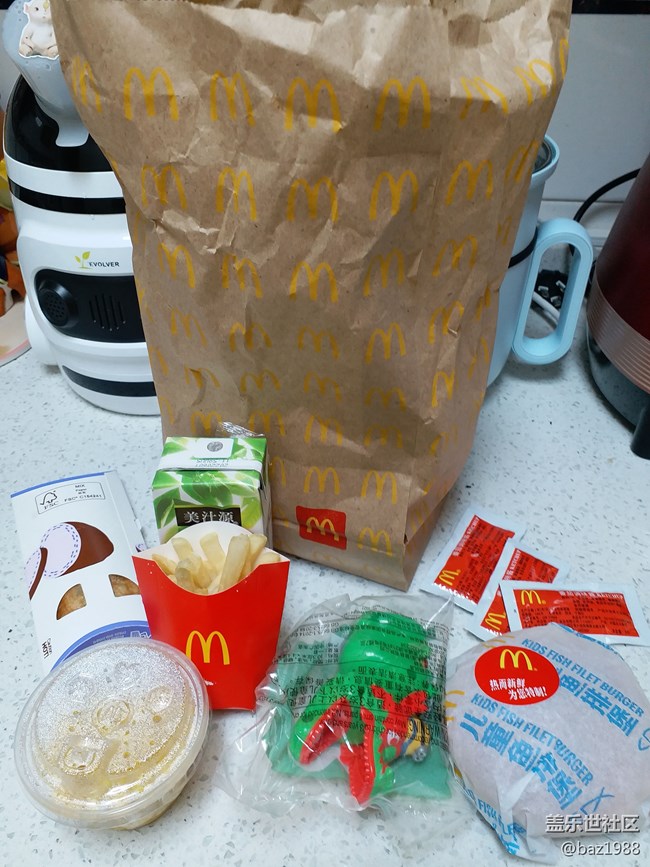 【八九不離食】+麥當(dāng)勞開(kāi)心樂(lè)園餐