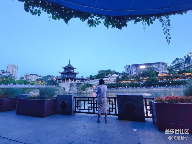 【生活需要色彩！】游甲秀樓