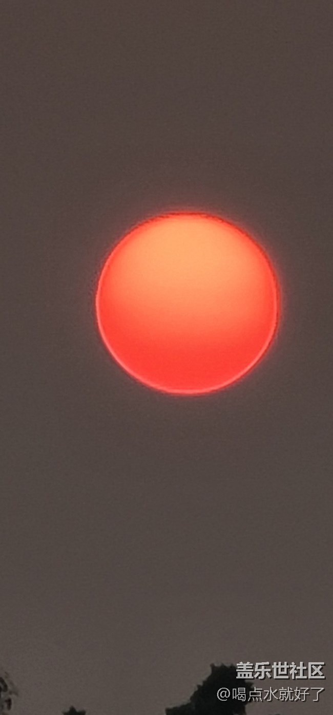 早上起來的早，拍了個太陽。