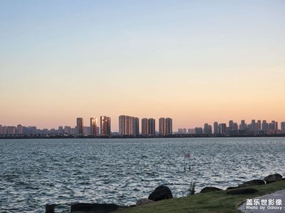 金雞湖畔