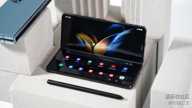 開合之間依舊不凡 三星Galaxy Z Fold4 外觀賞析