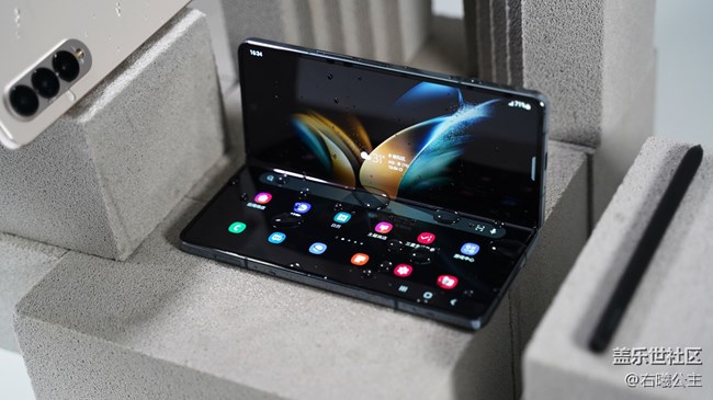 開合之間依舊不凡 三星Galaxy Z Fold4 外觀賞析