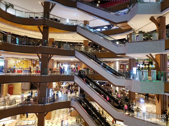 【空間藝術(shù)】+ 繁華商場(chǎng)