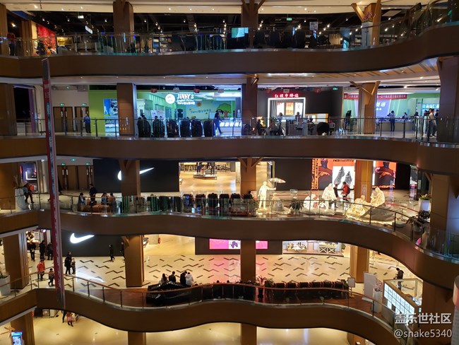 【空間藝術(shù)】+ 繁華商場(chǎng)