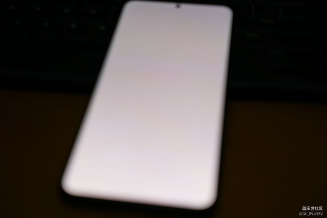 芭比Q了，我的S20+白屏徹底壞了，用不了了