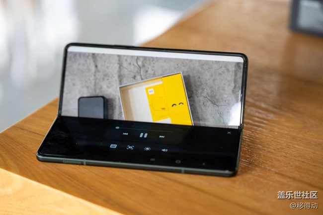 三星Galaxy Z Fold3 5G的立式交互模式體驗(yàn)如何?