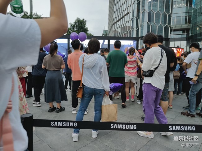 【秋高氣爽】三星新品快閃店，北京三里屯店