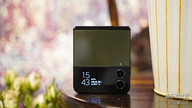 三星Galaxy Z Flip4 Bespoke Edition 繽色定制版精美圖賞 三星Galaxy Z Flip4 Bespoke Edition 繽色定制版精美圖賞