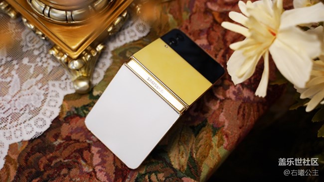 三星Galaxy Z Flip4 Bespoke Edition 繽色定制版精美圖賞 三星Galaxy Z Flip4 Bespoke Edition 繽色定制版精美圖賞