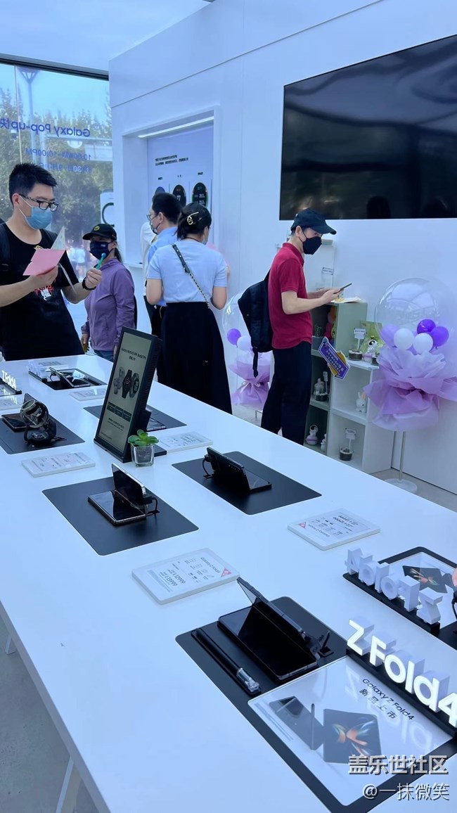 【新品快閃店打卡】+快閃店線(xiàn)下體驗(yàn)