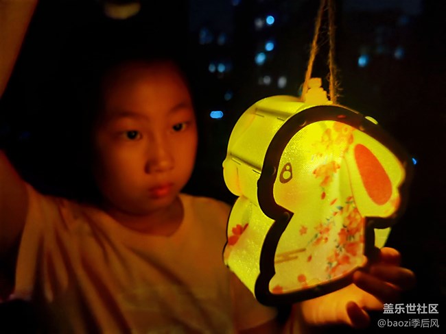 【新品快閃店打卡】星粉相聚三里屯 體驗(yàn)新品慶雙節(jié)