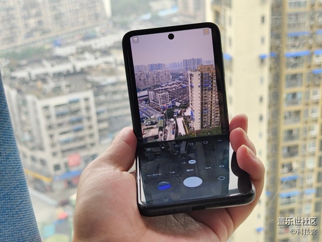 三星Z Flip 3多角度懸停體驗