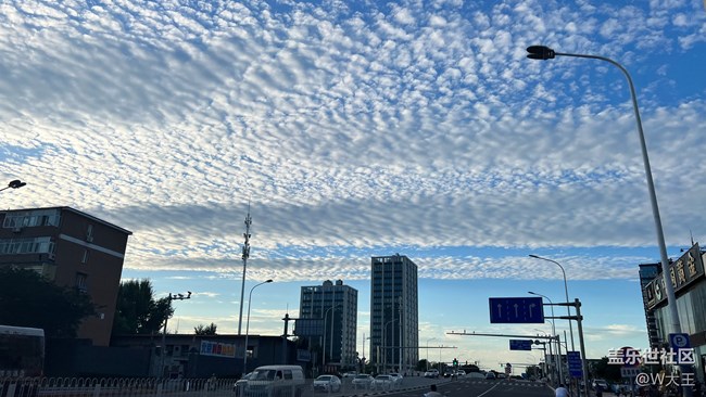 #秋已至——云朵