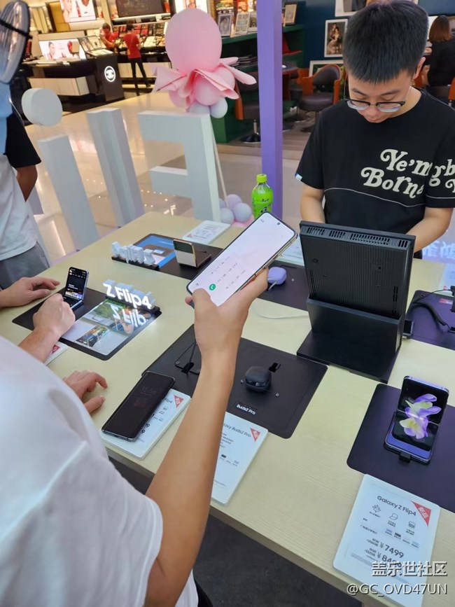 【新品快閃店打卡】zflip4體驗