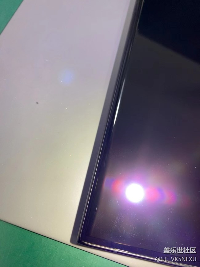 三星Galaxy S22 Ultra屏幕使用一個(gè)月，明顯劃痕！