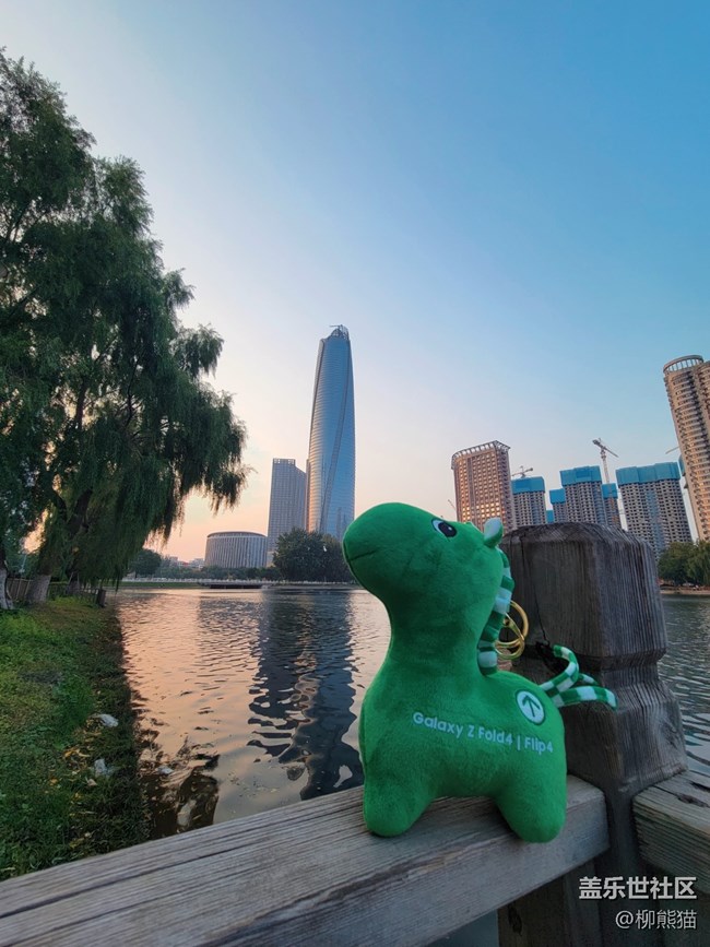 【Z元素】快閃店的綠馬