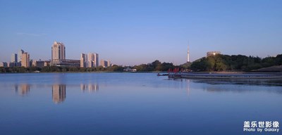 月湖