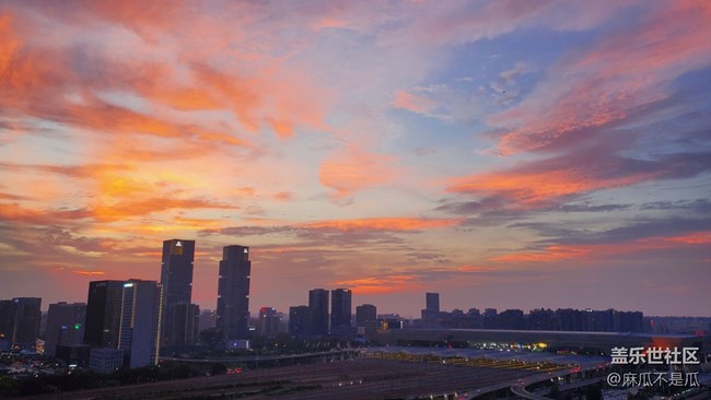 【秋色宜人】+ 夕陽與丁達(dá)爾效應(yīng)