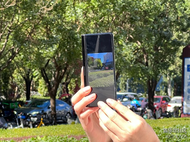 三星Fold3外屏自拍