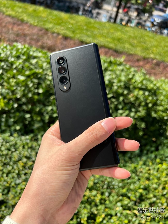 三星Fold3外屏自拍