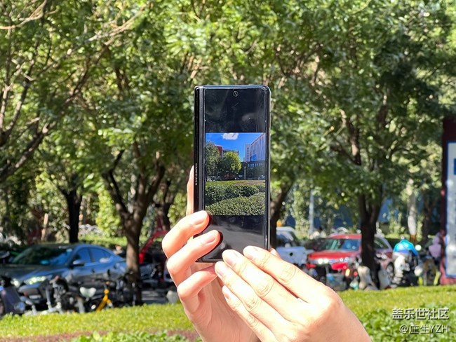 三星Fold3外屏自拍