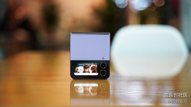 Galaxy Z Flip4，外屏也能看視頻？玩游戲？