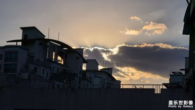 云朵?太陽?