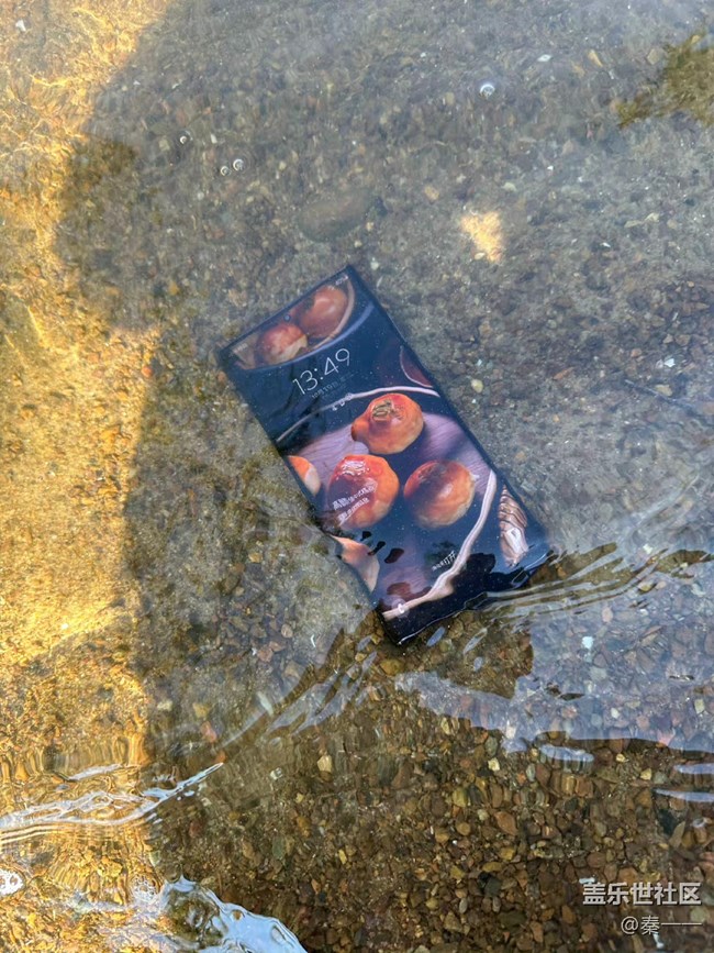 三星S22 Ultra支持IP68防水，玩水更安心