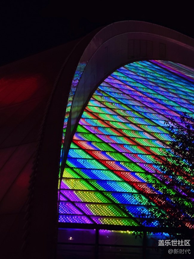 【色彩構(gòu)成】+夜晚多彩的沈陽(yáng)科學(xué)館圖書(shū)館