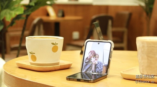 Galaxy Z Flip4 生活處處有折疊