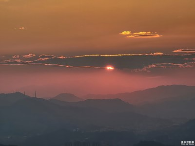 【多彩生活】+ 日出時(shí)分