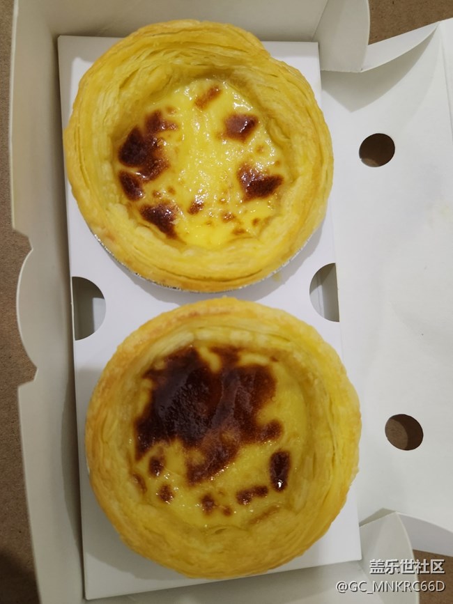 小屏手機(jī)Galaxy S22 PK三年前的菊花P30差距很明顯