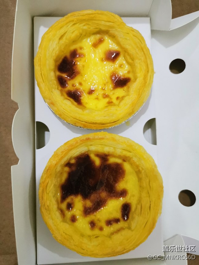 小屏手機(jī)Galaxy S22 PK三年前的菊花P30差距很明顯