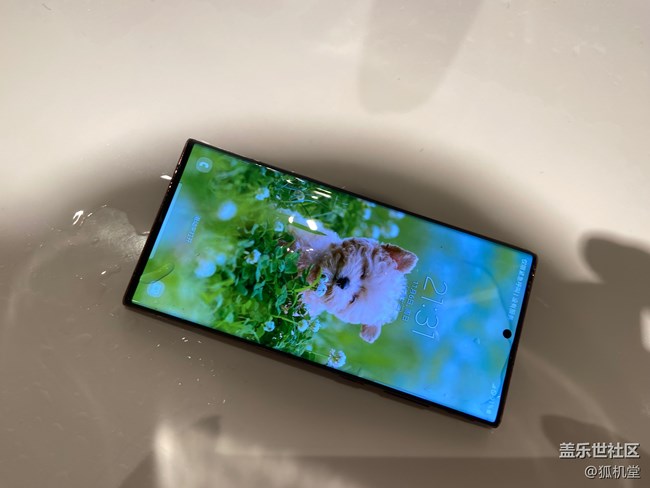 三星s22u的防水咋樣？反正下雨和水洗都沒事！