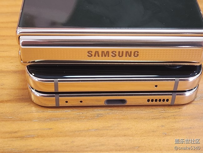 《三星W23/W23 Filp品鑒》一支金釵 《三星W23/W23 Filp品鑒》一支金釵