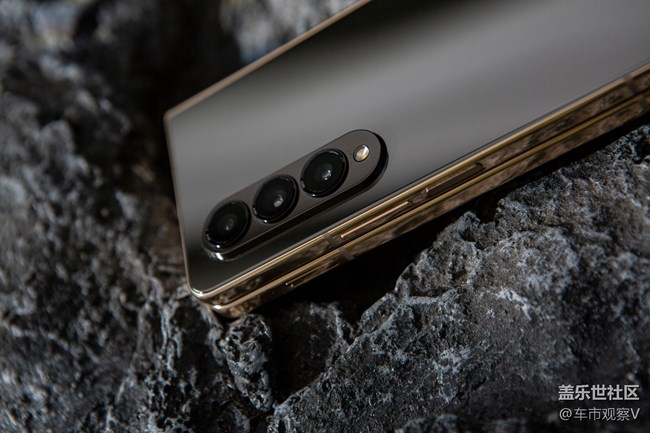 分享一組三星W23的圖賞，華麗而不張揚