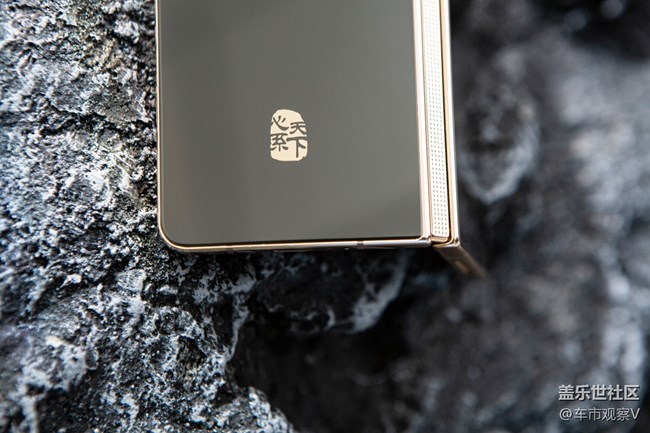 分享一組三星W23的圖賞，華麗而不張揚