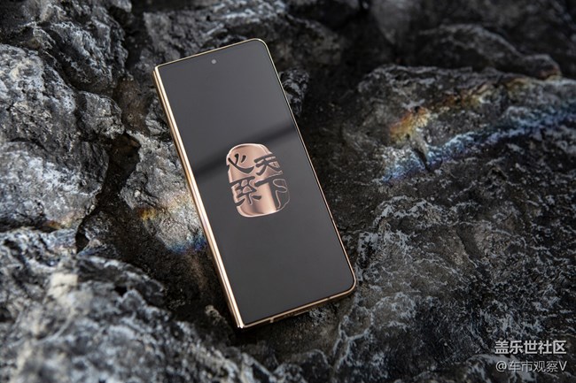 分享一組三星W23的圖賞，華麗而不張揚