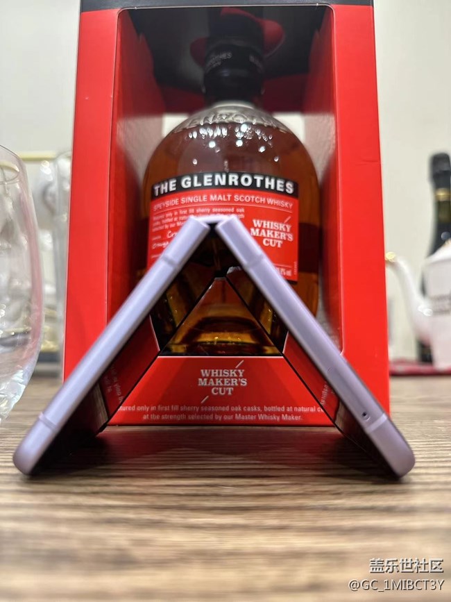 【我的三星手機(jī)搭配】酒與Z