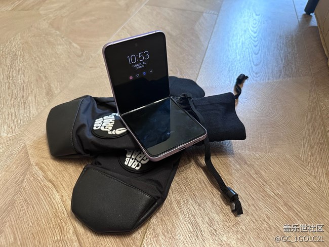 【我的三星手機(jī)搭配】Z FLIP3+滑雪手套