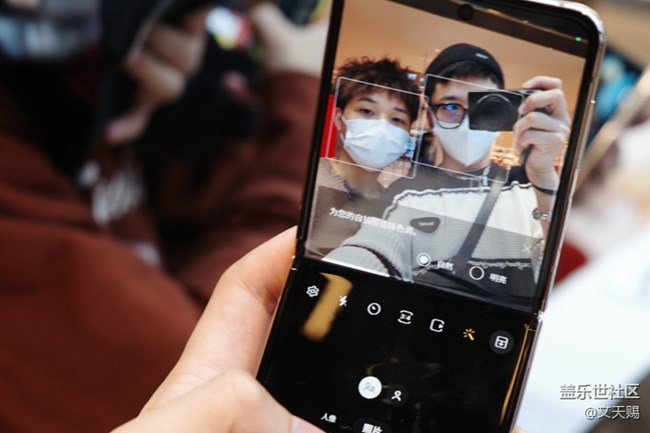 【三星W23系列快閃店打卡】黑金折疊屏也太戳我了