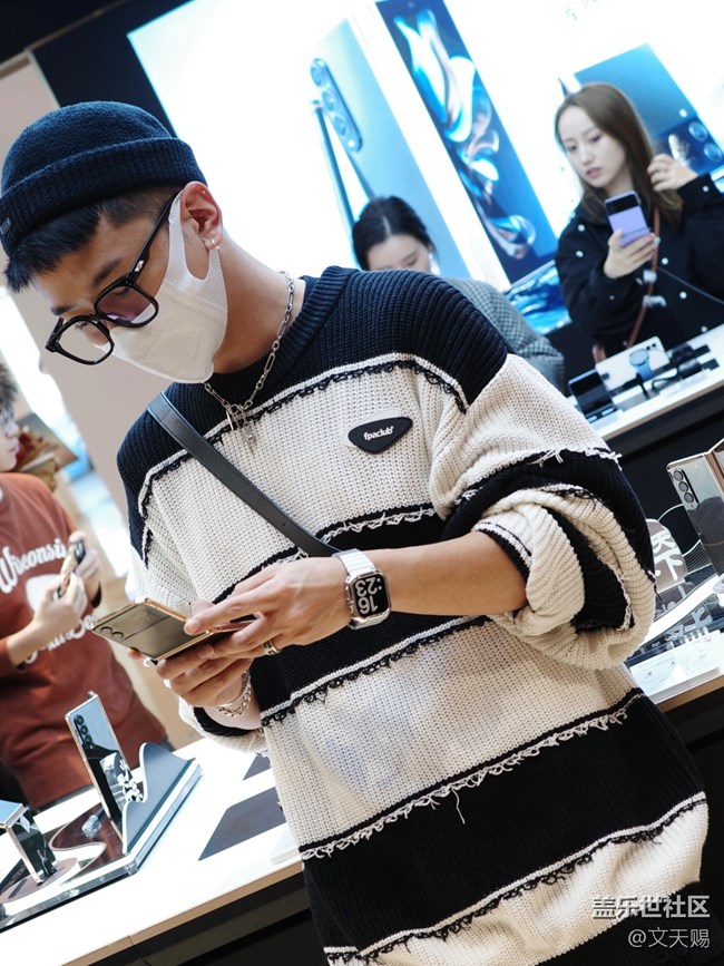 【三星W23系列快閃店打卡】黑金折疊屏也太戳我了