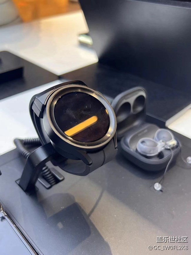 【三星W23系列快閃店打卡】這么炫酷的手機(jī)還不趕緊入手??