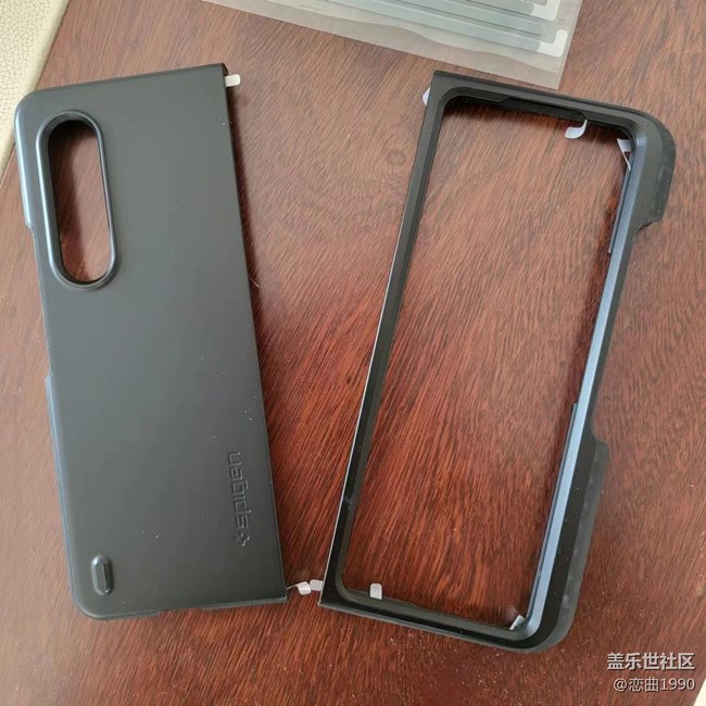 新買的帶筆槽保護殼到了，感覺不錯。